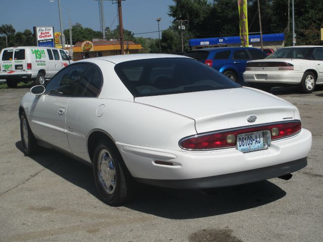 Buick Riviera 1997 photo 1