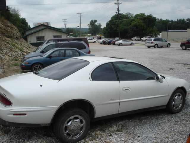 Buick Riviera 1997 photo 1