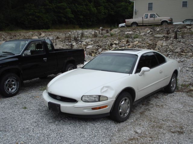 Buick Riviera 1997 photo 4