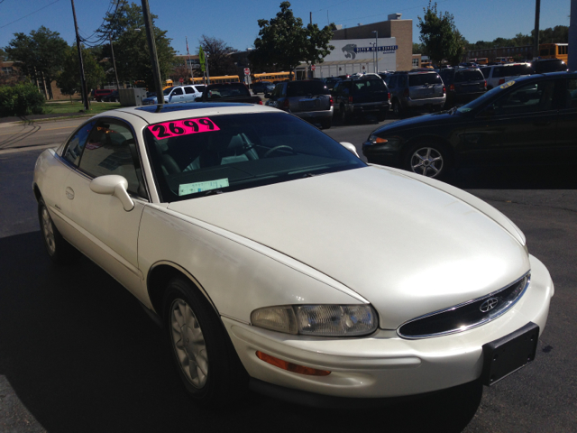 Buick Riviera 1997 photo 2