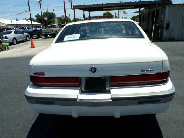 Buick Roadmaster 1992 photo 2