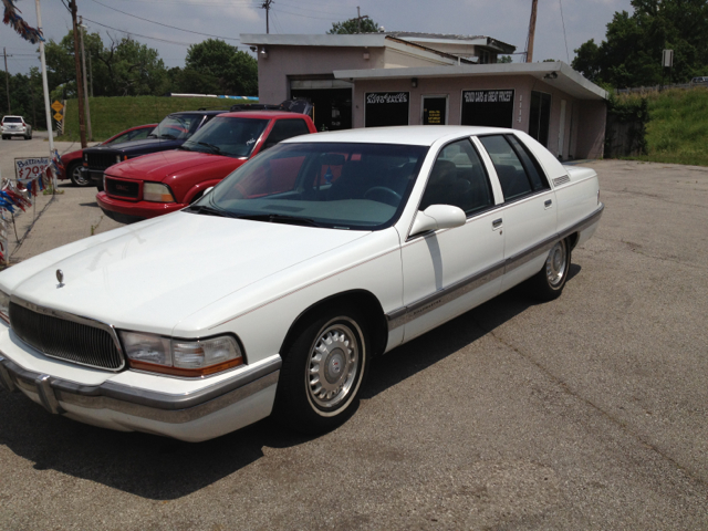 Buick Roadmaster SLT 25 Sedan