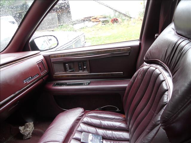 Buick Roadmaster 1996 photo 2