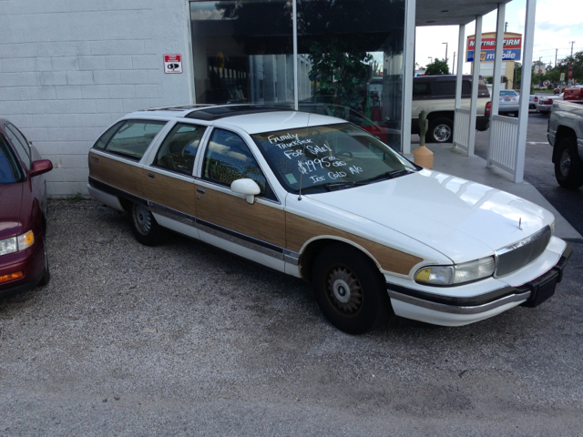 Buick Roadmaster Wagon 1992 photo 2