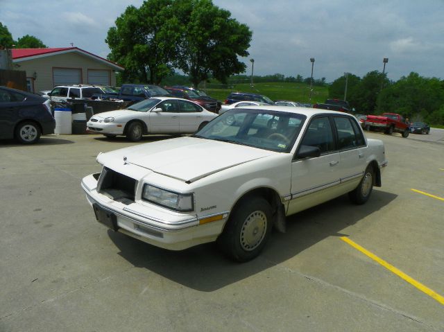 Buick Skylark 1989 photo 2