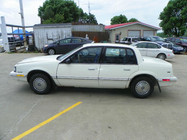 Buick Skylark 1989 photo 4