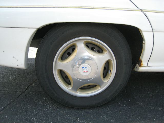 Buick Skylark 1996 photo 10