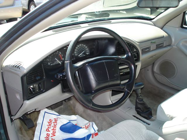 Buick Skylark 4dr Sdn GXE Auto Sedan