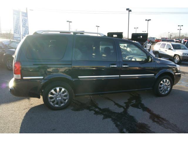 Buick Terraza 2005 photo 2