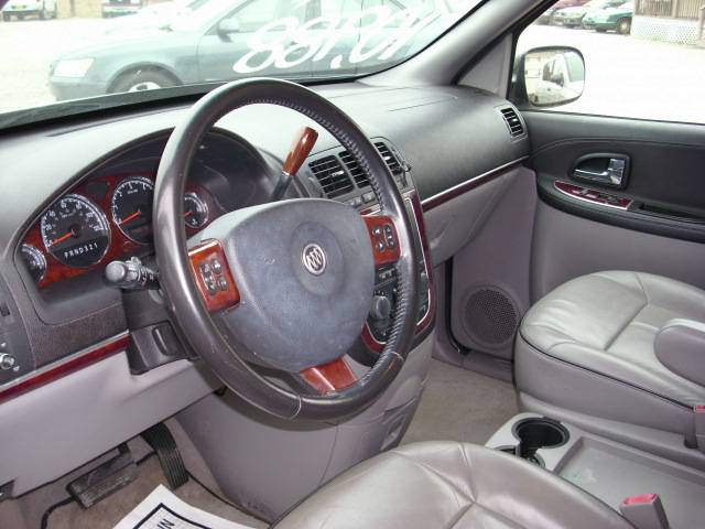 Buick Terraza 2005 photo 2
