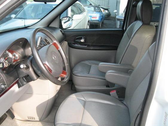 Buick Terraza GS 460 Sedan 4D MiniVan