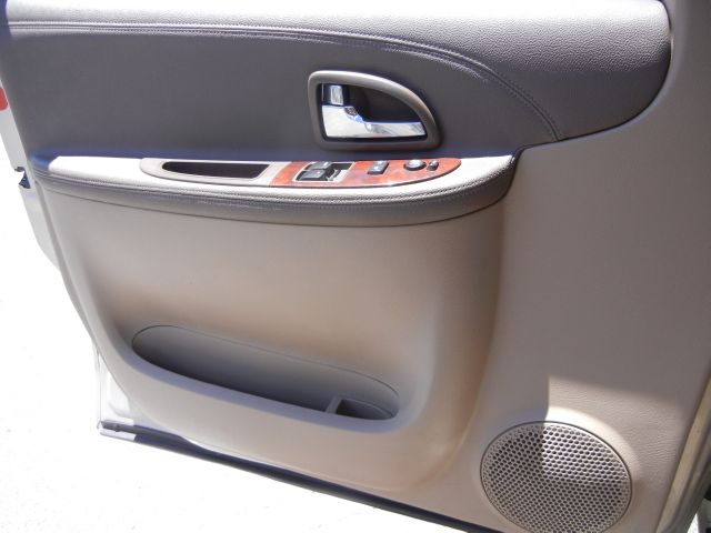 Buick Terraza Pro4x MiniVan
