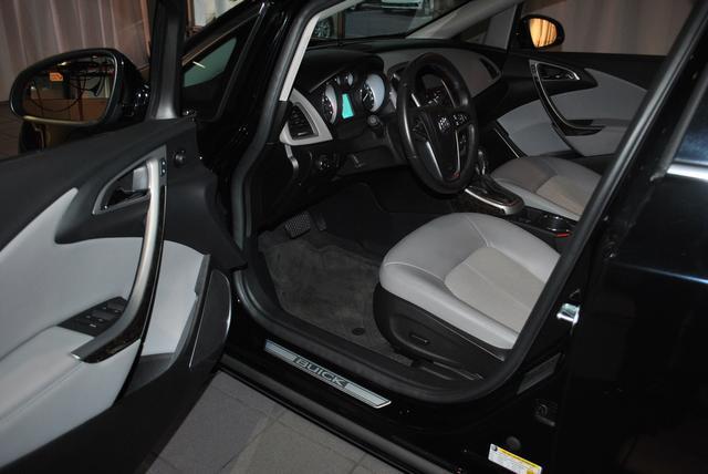 Buick Verano 2012 photo 1