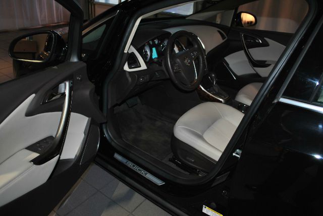 Buick Verano 2012 photo 1