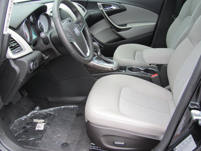 Buick Verano 2013 photo 1