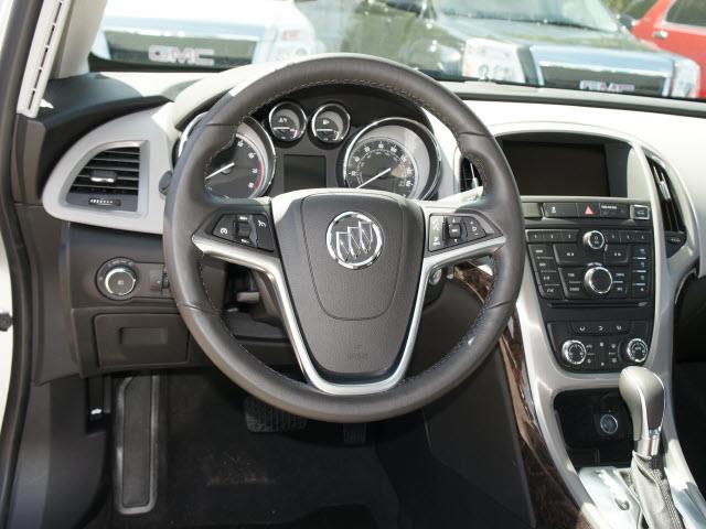 Buick Verano 2013 photo 3