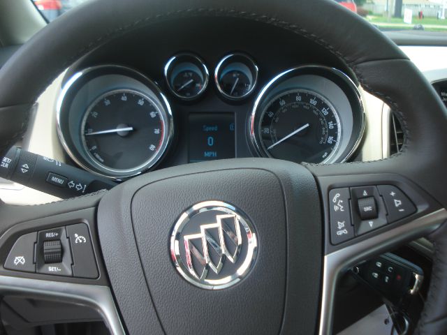 Buick Verano 2013 photo 17