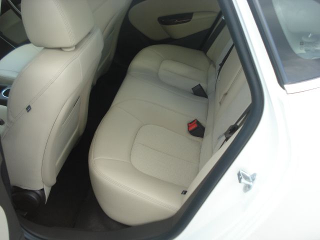 Buick Verano 2013 photo 9