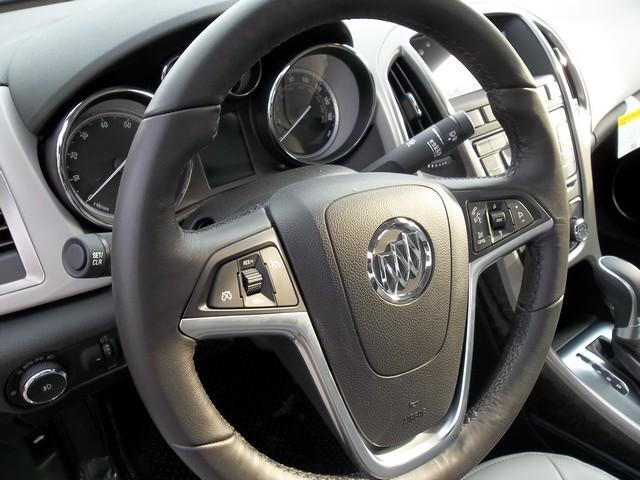 Buick Verano 2013 photo 7