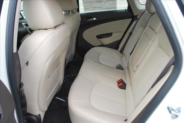 Buick Verano 2013 photo 9