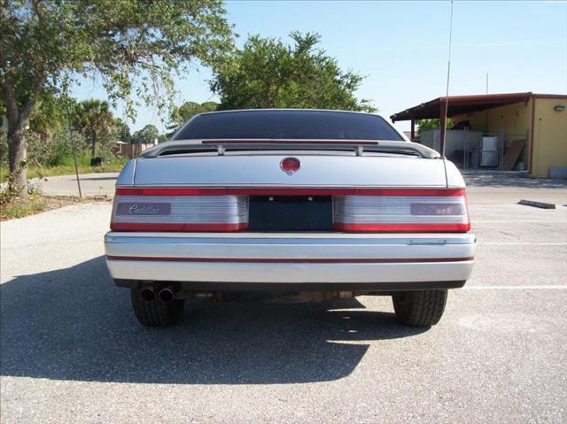Cadillac Allante 1987 photo 1
