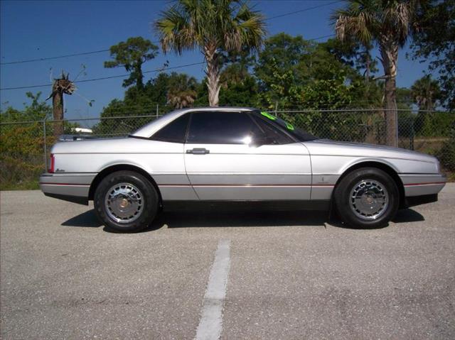 Cadillac Allante 1987 photo 3