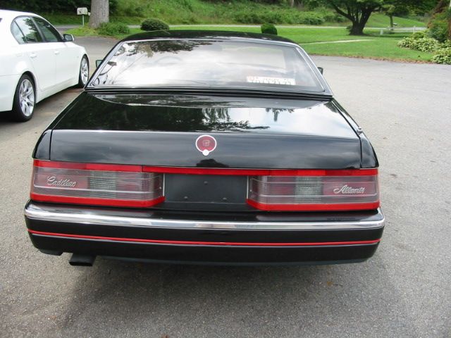 Cadillac Allante 1988 photo 1