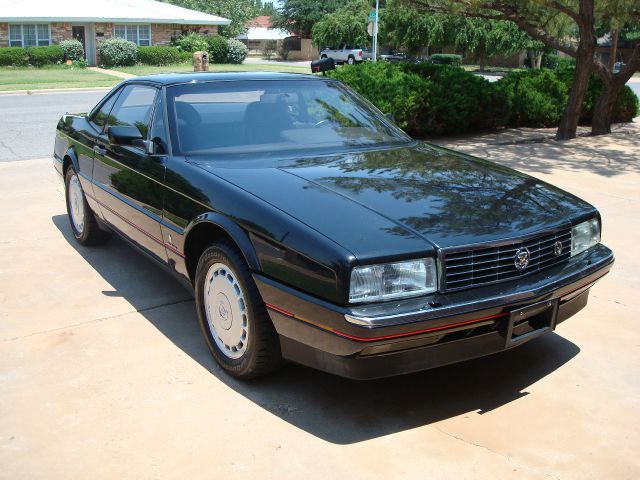 Cadillac Allante 1990 photo 3
