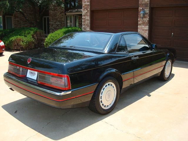 Cadillac Allante 1990 photo 4