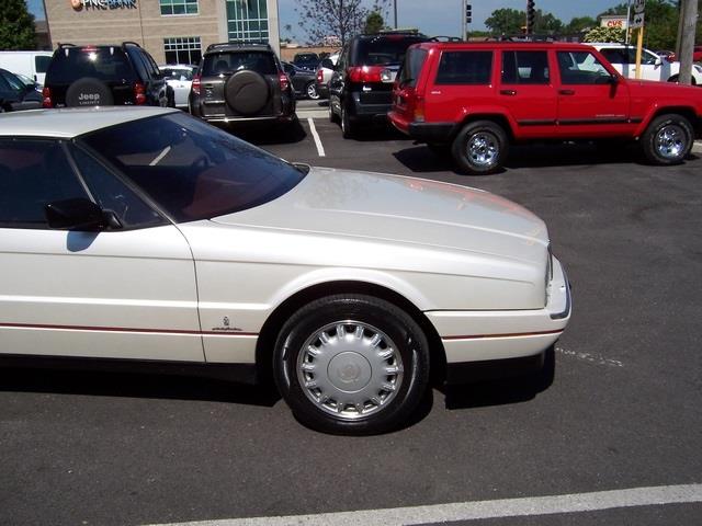 Cadillac Allante 1991 photo 1