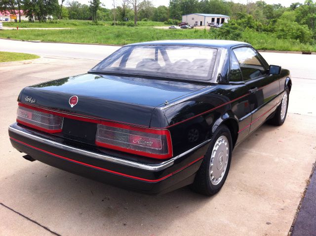Cadillac Allante 1991 photo 2