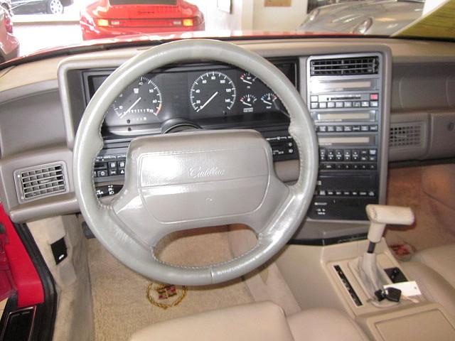 Cadillac Allante 1993 photo 3