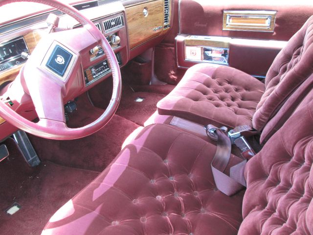 Cadillac Brougham 1983 photo 1