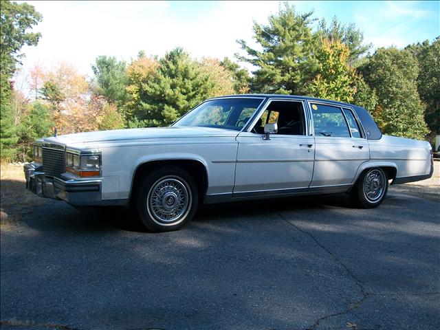 Cadillac Brougham 1987 photo 4