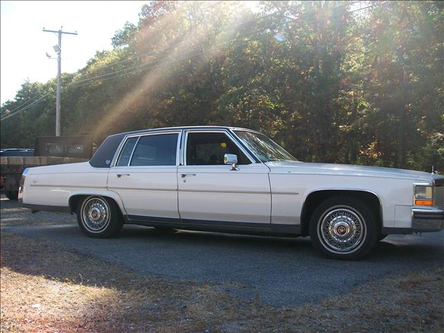 Cadillac Brougham 1987 photo 3