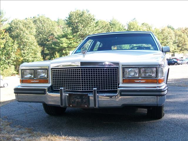 Cadillac Brougham 1987 photo 1