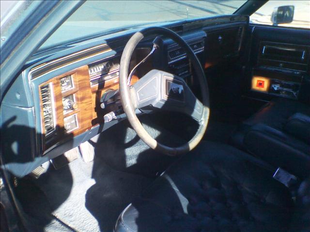 Cadillac Brougham 1989 photo 4