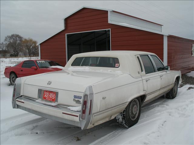 Cadillac Brougham 1992 photo 2