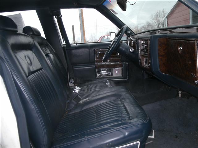 Cadillac Brougham 1992 photo 4