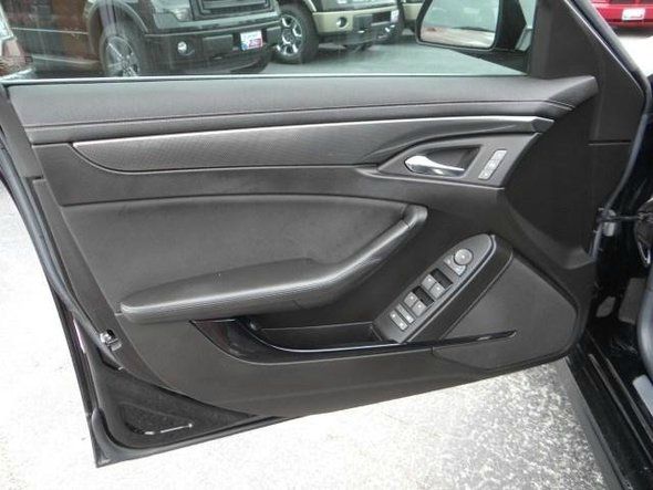 Cadillac CTS-V 2009 photo 16