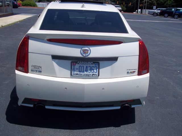 Cadillac CTS-V 2010 photo 1