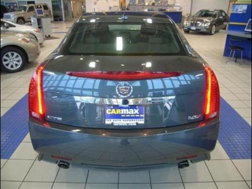 Cadillac CTS-V 2010 photo 2
