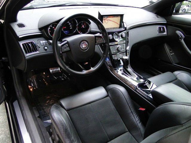 Cadillac CTS-V 2011 photo 1