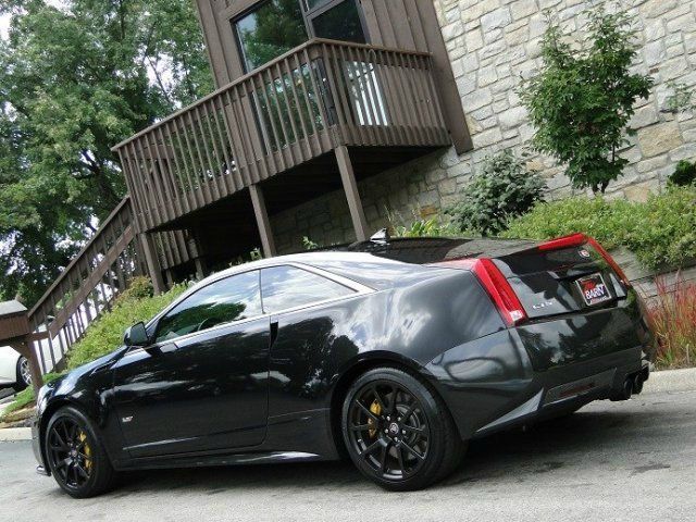 Cadillac CTS-V 2011 photo 3