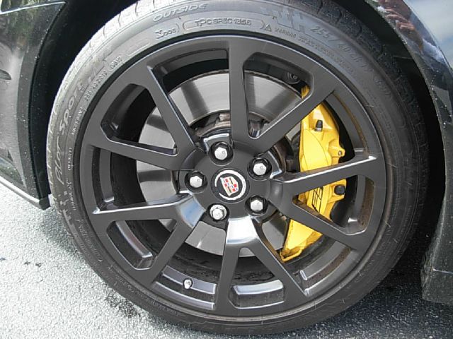 Cadillac CTS-V 2011 photo 12