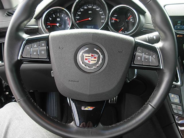 Cadillac CTS-V 2011 photo 14