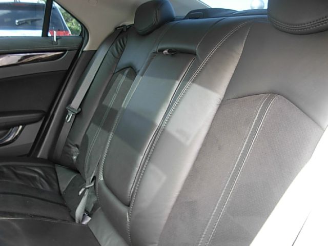 Cadillac CTS-V 2011 photo 2