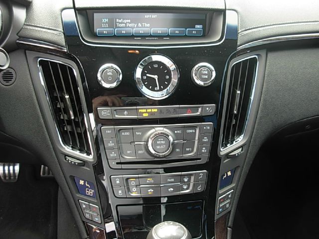 Cadillac CTS-V 2011 photo 7