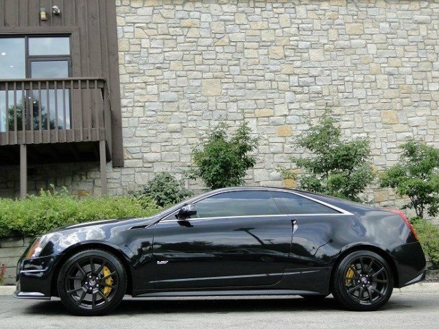 Cadillac CTS-V 2011 photo 3