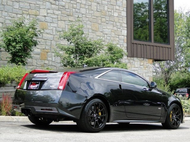 Cadillac CTS-V 2011 photo 3
